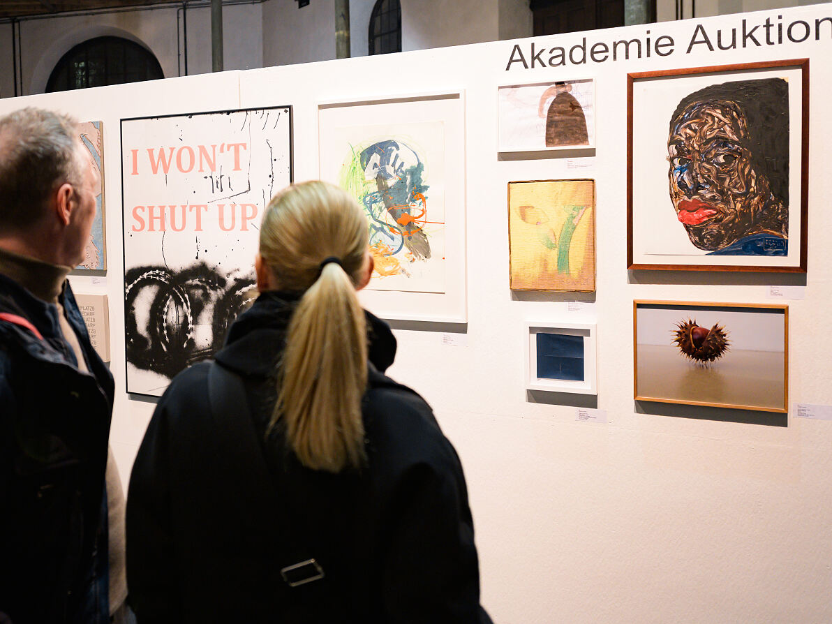 Akademie Auktion 2024 - Ansicht Präsentation, Prospekthof im Atelierhaus der Akademie der bildenden Künste Wien