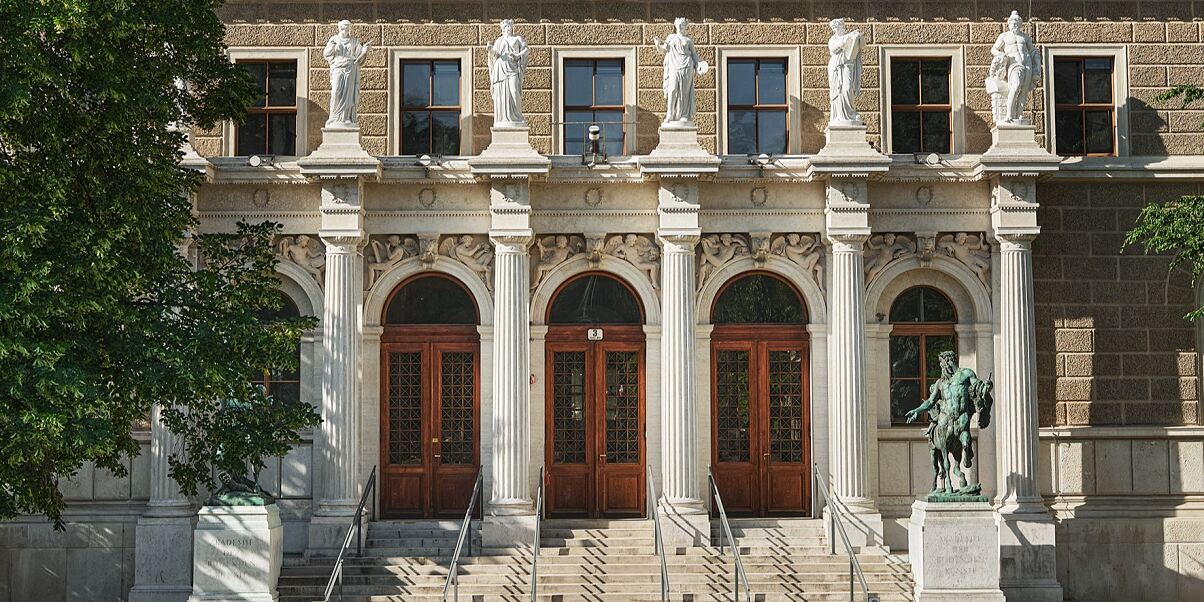 Akademie der bildenden Künste Wien, Eingang Schillerplatz